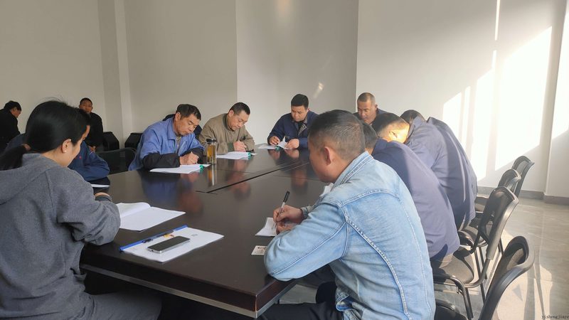 学历提升费用主要由以下几部分构成：